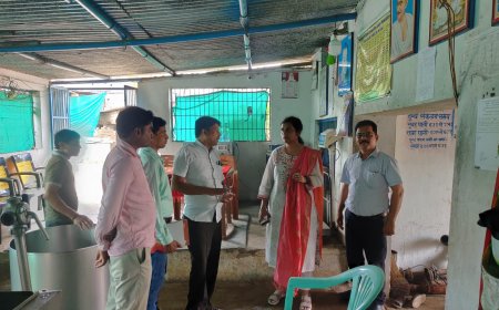 कलेक्टर ने जिले के सहकारी दुग्ध केन्द्रों का किया निरीक्षण