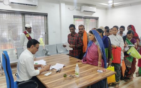 कलेक्टर ने जनदर्शन में लोगों की सुनी समस्याएं