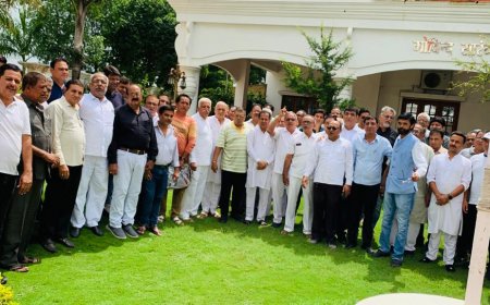 श्रीचंद सुन्दरानी को विधानसभा प्रत्याशी बनाने प्रदेश सिन्धी पंचायत के सदस्यों ने संगठन महामंत्री से मुलाकात किया